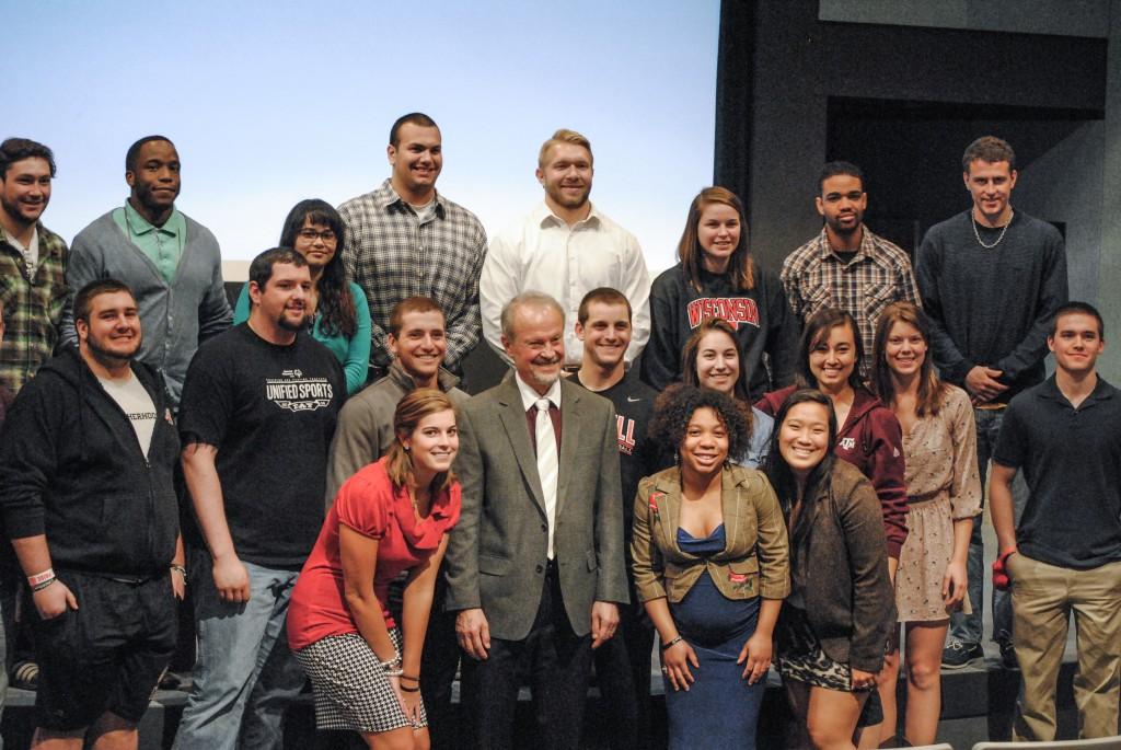 Human+rights+activist+Richard+Lapchick+poses+with+students+in+Harris+on+Tuesday.%0APhoto+by+Connie+Lee.