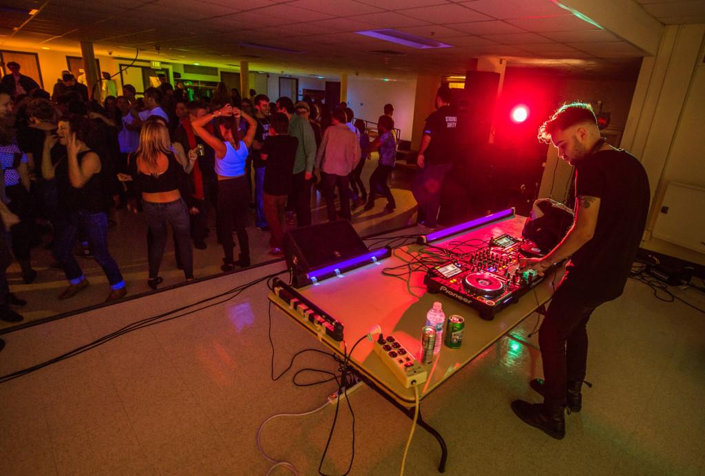 Students+enjoyed+the+electronic+house+music+brought+to+campus+in+the+first+concert+of+the+semester.+Photo+by+John+Brady
