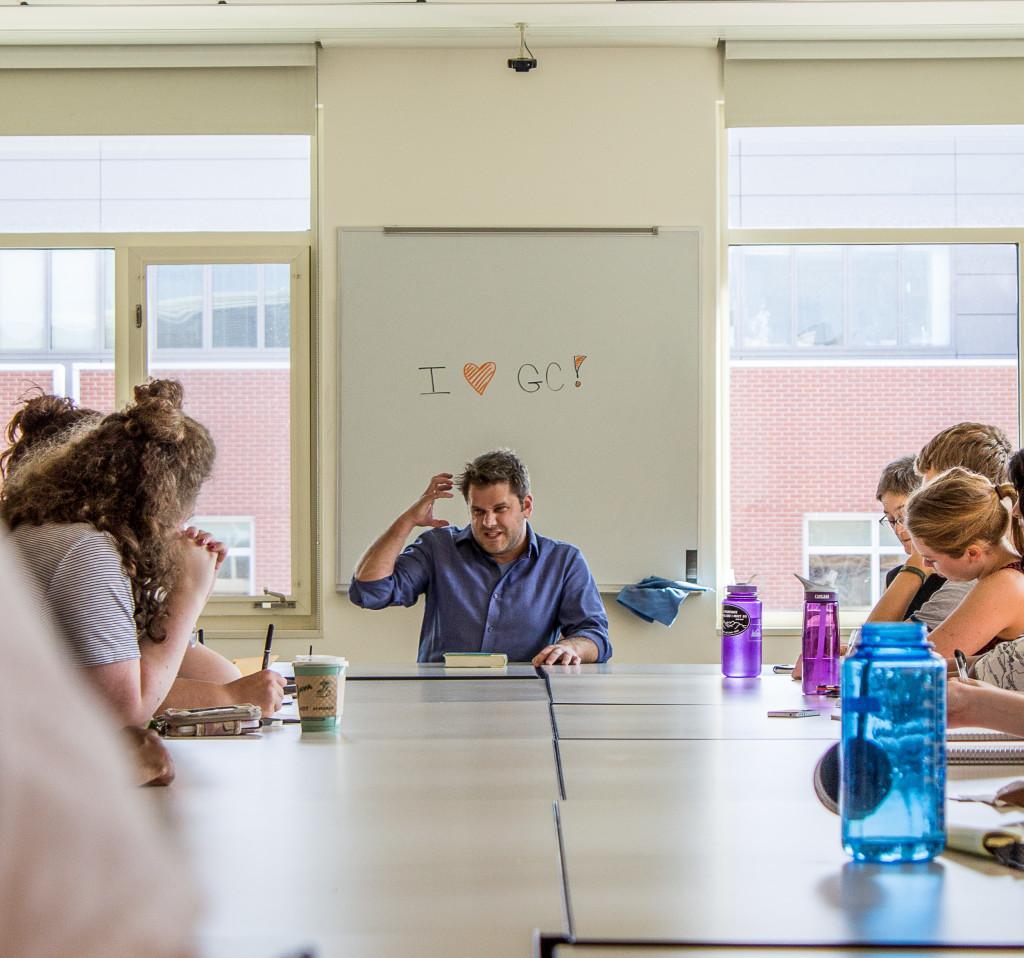 Bakopoulos spoke about the writing process to students and writers in a round table before his reading. Photo by Jeff Li
