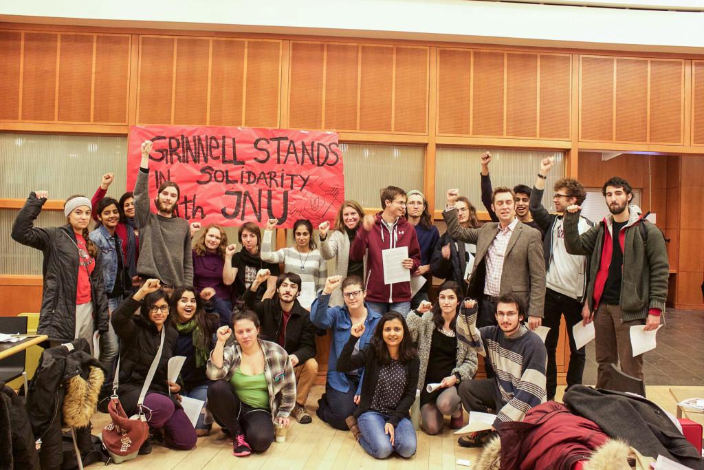 Grinnellians+hosted+a+solidarity+rally+in+support+of+Indian+students+at+JNU+in+New+Delhi.+Photo+contributed