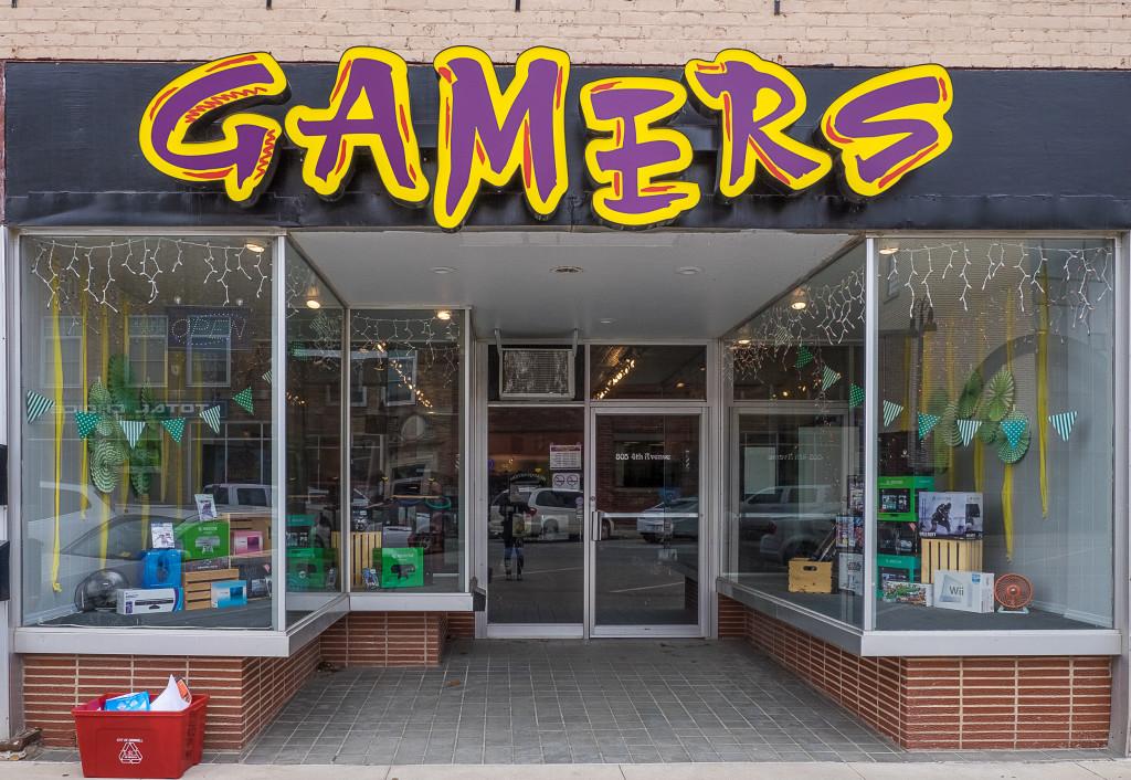 The+Gamers+storefront+in+downtown+Grinnell.+Photo+by+Takahiro+Omura.