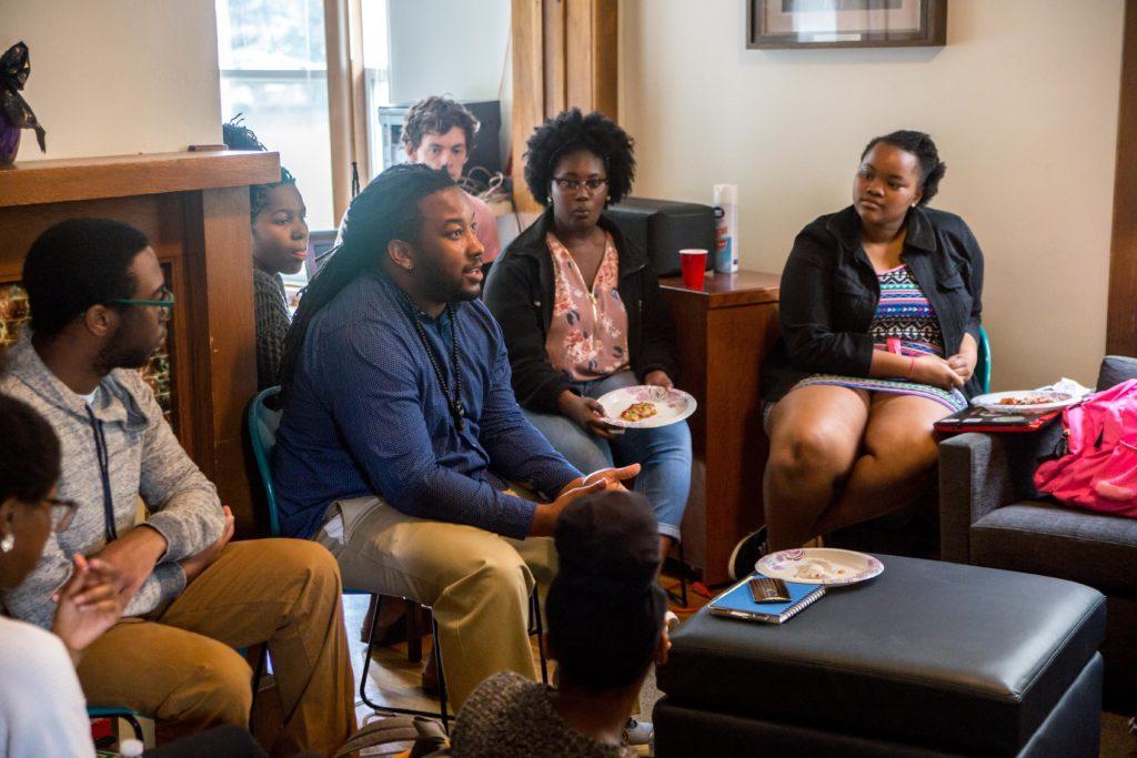 BCC+discusses+black+experience+at+Grinnell