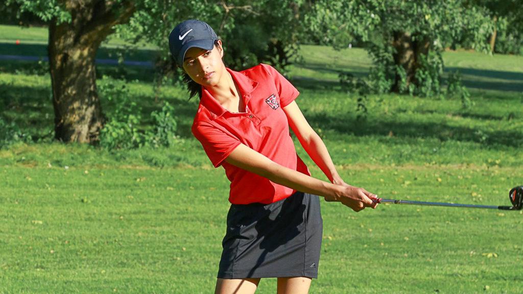 Vidushi+Sinha+%E2%80%9819%2C+co-captain+of+the+women%E2%80%99s+golf+team%2C+is+ranked+%2312++++++%0Anationally+and+has+her+goals+set+high+for+the+rest+of+the+season.+