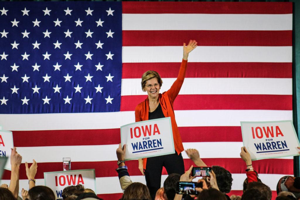 Elizabeth+Warren+holds+town+hall+in+Grinnell%2C+talks+two-cent+wealth+tax+and+more