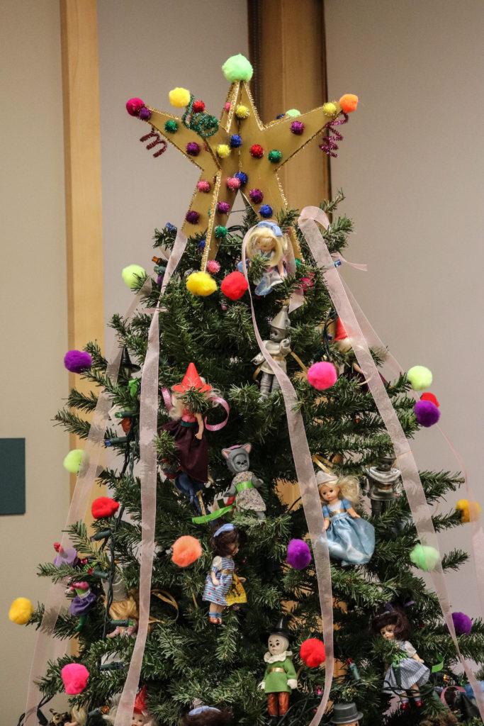 Drake Public Library gives insight on how to make a winning tree