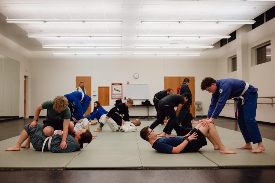 The Brazilian Jiu-Jitsu club has been rolling since 2011 when Leo
Rodriguez (back right) wanted to keep training and practicing while in Grinnell.