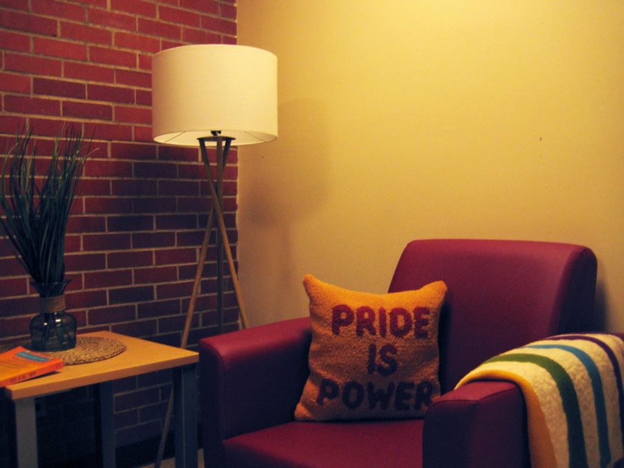 The SRC has renovated its lounge space, featuring comfy sofas and bright colors. 