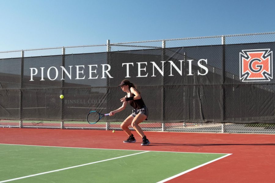 Members+of+the+Grinnell+women%E2%80%99s+tennis+team+said+they+hope+to+continue+their+impressive+winning+streak+from+last+season.