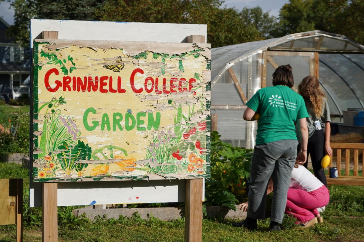 The Grinnell College Garden hosted a harvest and work session for students, faculty, and staff on Tue, Sept. 26.