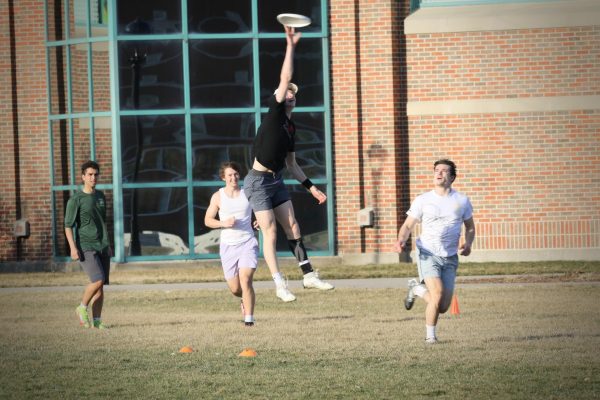 The Grinnellephants, Grinnell College’s ultimate frisbee open team, is aiming to make a repeat appearance at nationals for a third season in a row.