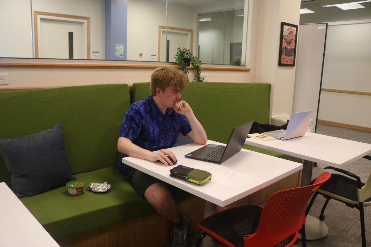 Isaiah Schlimm `27, a Vivero Digital Fellow, works in Burling basement on Thursday, April 17. 