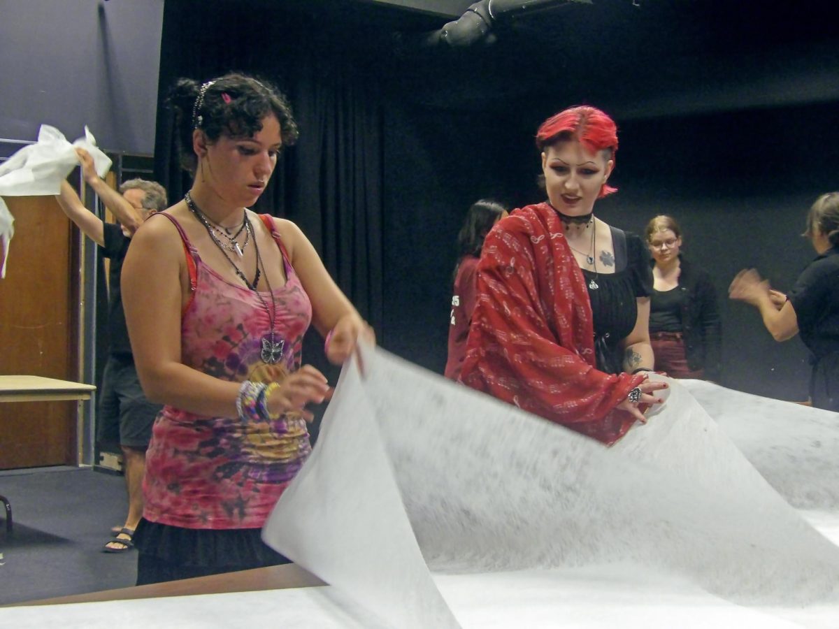 From left: Bella Takata `27 and Noelle Buehrer `26 participate in Bend's puppetry workshop on Sept. 11. 