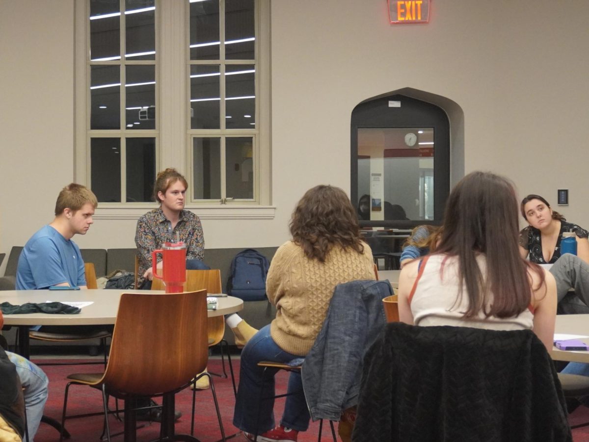 The Union of Grinnell Student Dining Workers met on Saturday, Dec. 6 to vote on an agreement made with the College that ends a dispute over compensation changes for Reunion and other short-term summer student workers.