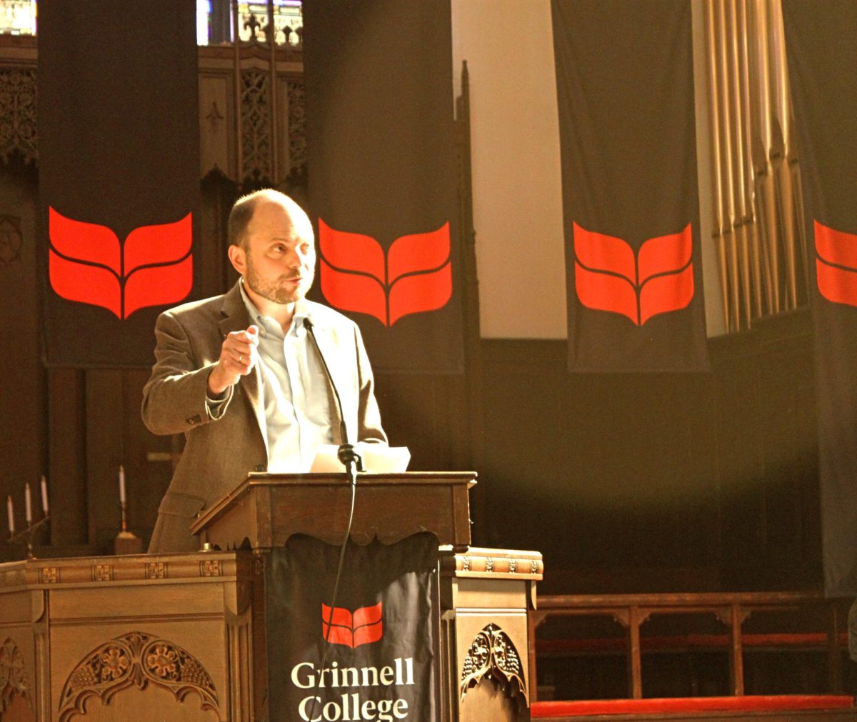 Former political prisoner and Russian dissident Vladimir Kara-Murza speaks to a crowd at Herrick Chapel on Feb. 5.