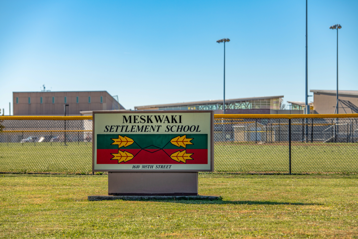 Grinnell College is a 30-minute drive away from the Meskwaki Settlement School.